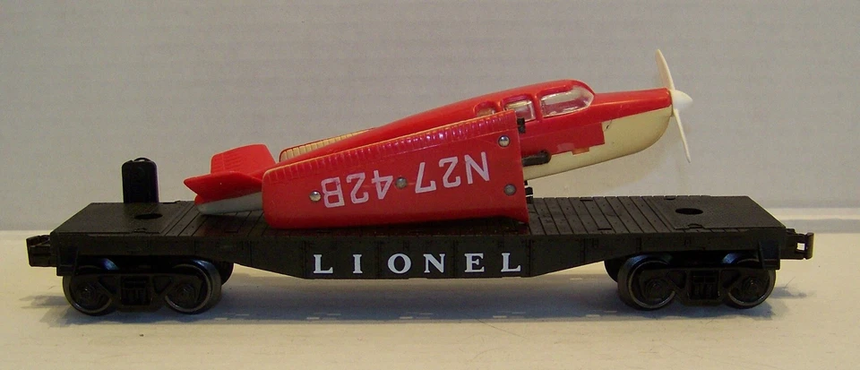 Lionel postwar #6500 Bonanza airplane flat car original red/white - Image 2 of 4
