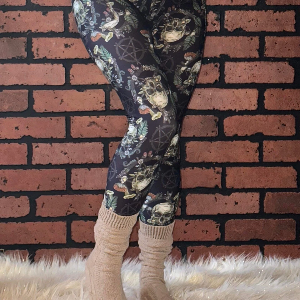 TC2 Womens leggings, Pocket leggings, plus size, ultra soft leggings, skull - Image 3 of 3