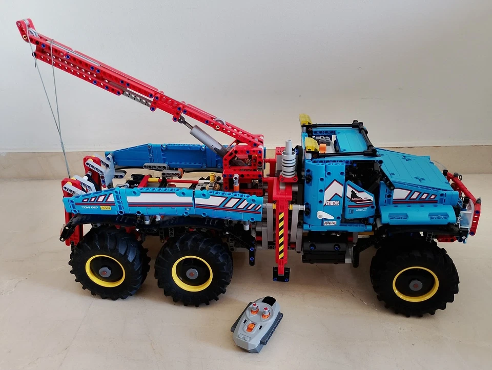 LEGO Technic 42070 6x6 All Terrain Tow Truck, foto 3 de 4