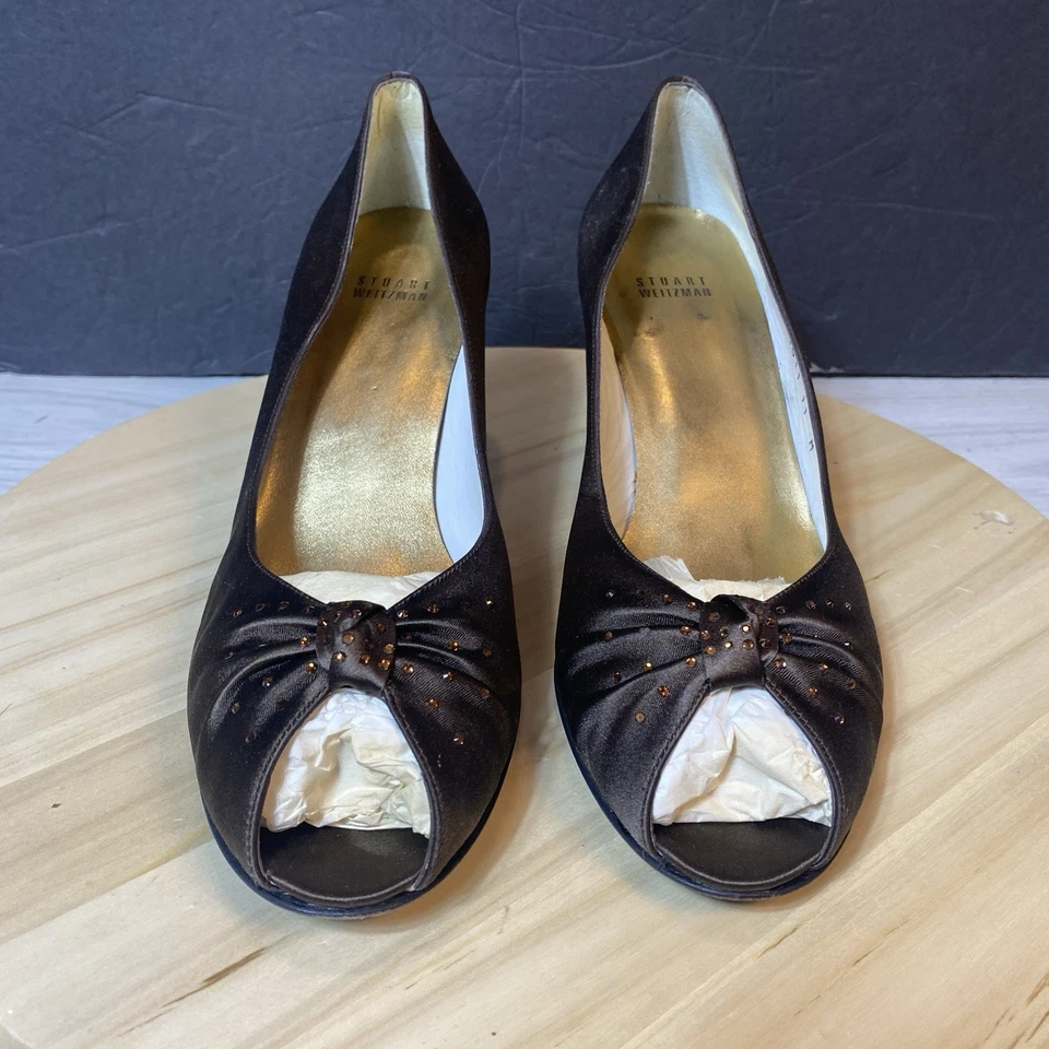 Stuart Weitzman Glotallulah Womens 11 M Satin Peep Toe Crystal Knot Kitten Heels - Image 3 of 4