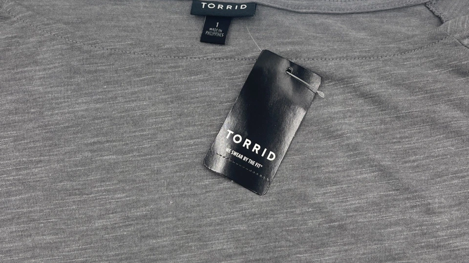 Torrid 1 Top Womens 1X Shoulder Tee New  With Tags Foto 3 de 4