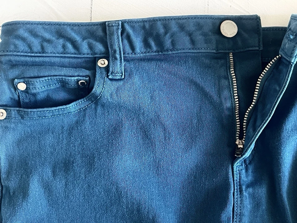 Pantalones cortos Michael Kors turquesa 3/4 para mujer talla 10/33” Foto 3 de 4