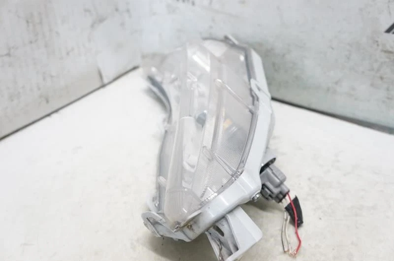 Luz de giro delantera izquierda Toyota Camry 2015-2017 81520-06050 OEM  Foto 4 de 4