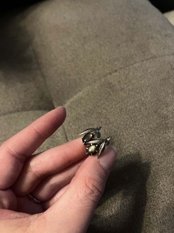 18k white gold black star sapphire screw on earrings unpierced ears eBay