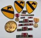 MTB-Vintage US Military Insignia Patch Medal Ribbon Bar Collectibles Lot 15 Pc — photo 1