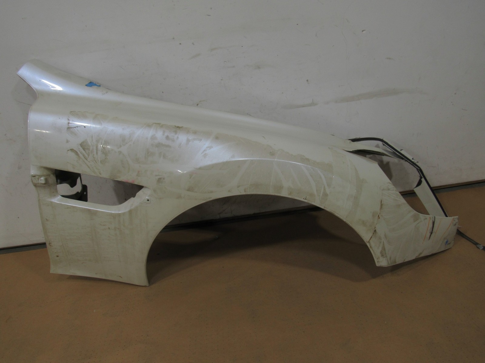 14-18 Aston Martin Vanquish 2014 Front Right Passenger Fender Shell Cover !:Y