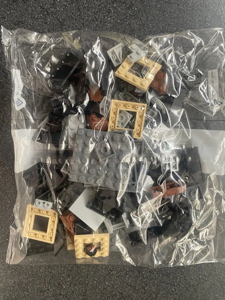 New. Sealed. Lego DC Batman Arkham Asylum 76300 CATWOMAN Minifigure - Image 4 of 4