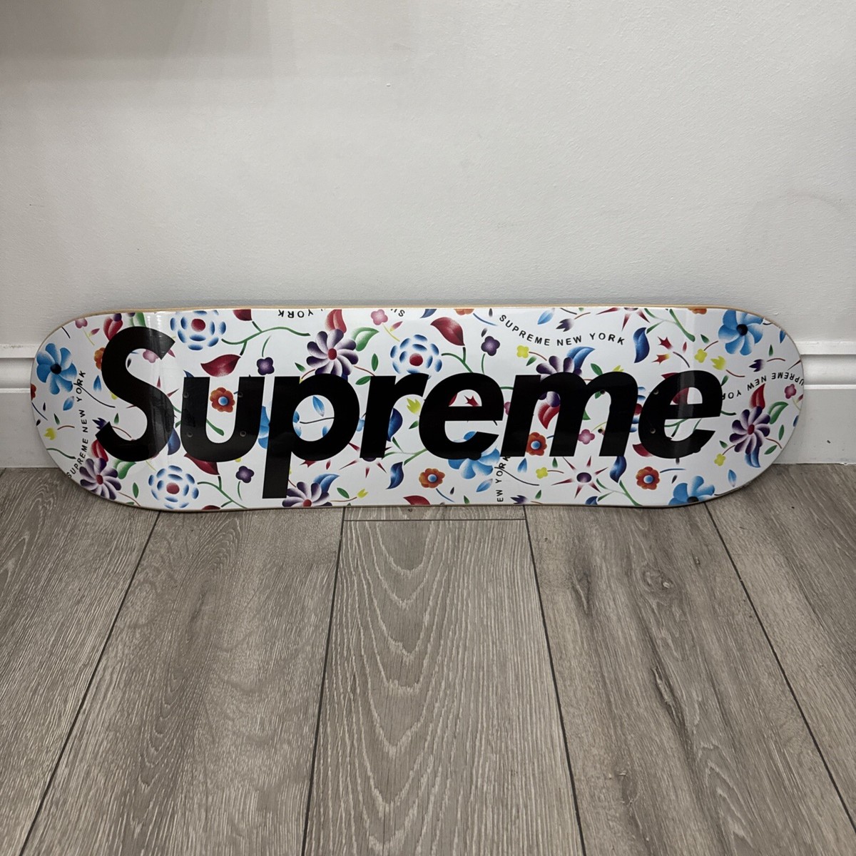 supreme airbrushed Floral Skateboard 黒