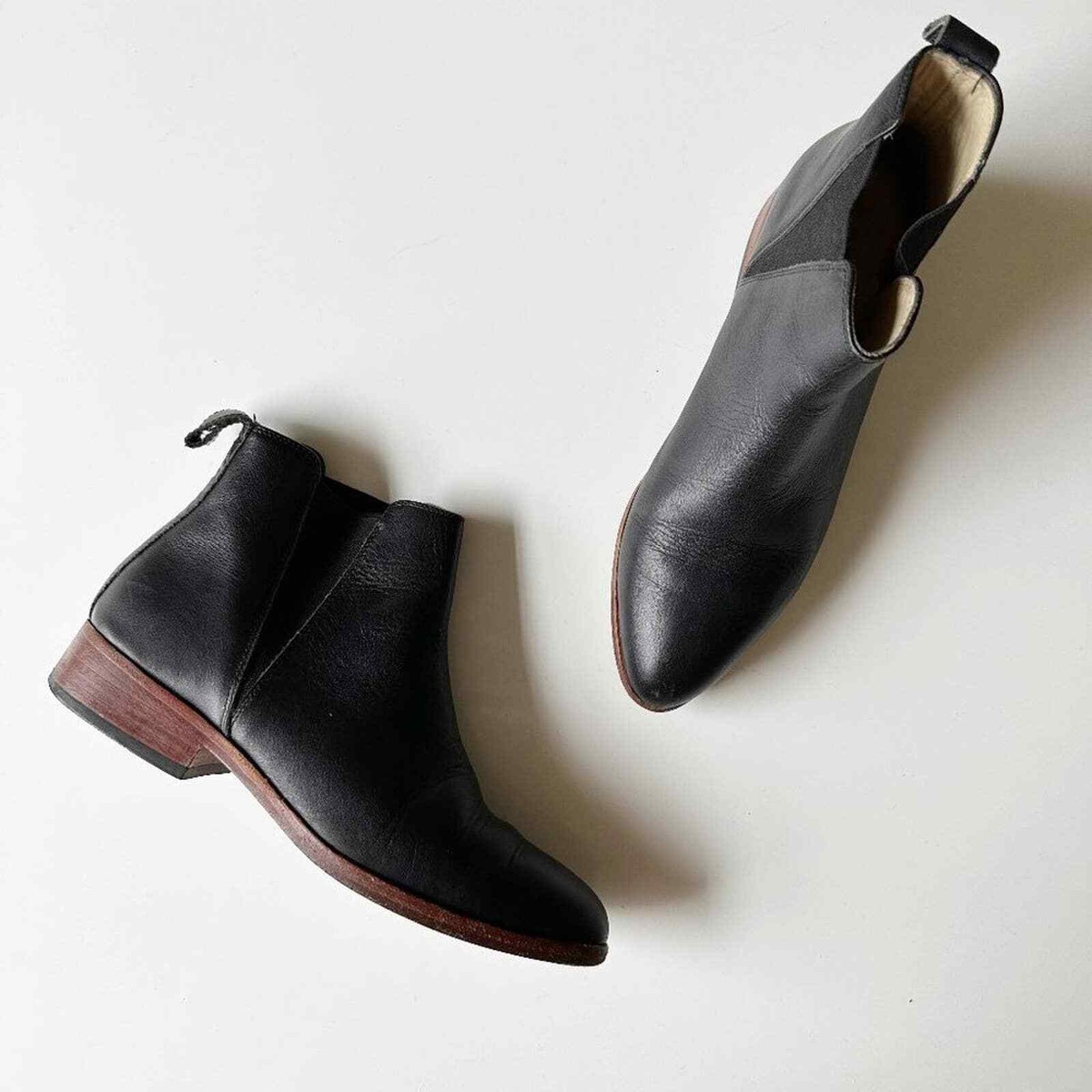 Nisolo Women\'s Black Leather Chelsea Boots Go-To Lug Chelsea Boot Black | Nisolo main image 4