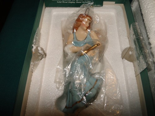 Adorno Hallmark Keepsake, Juglar Angélico con Soporte de Exhibición de Madera, 1988 - Imagen 6 de 6