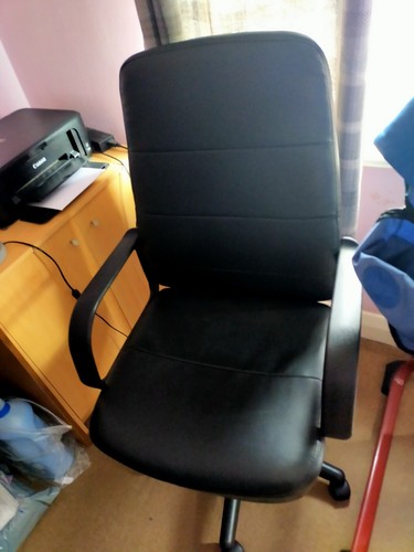 Lenovo Touch Screen With Keyboard And Mouse Computer With Swiffle Chair 2 Desks - Picture 2 of 8