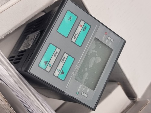 Carel CR72200000 Temperature Controller - Picture 3 of 4