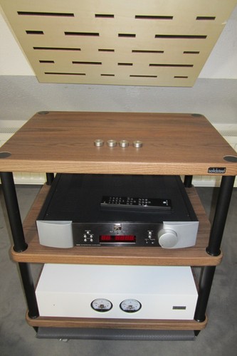 Solidsteel S3-3 HiFi Rack in wallnuss / schwarz aus der Vorführung