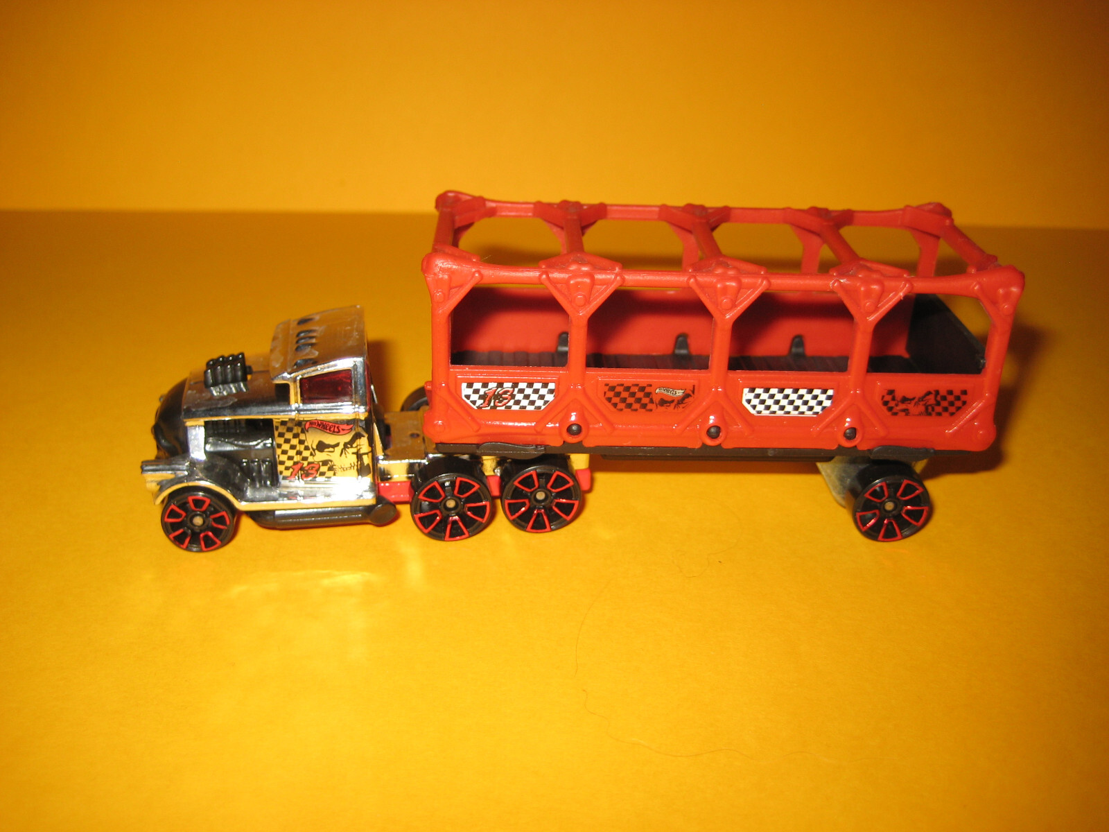 Foto 1 di 4