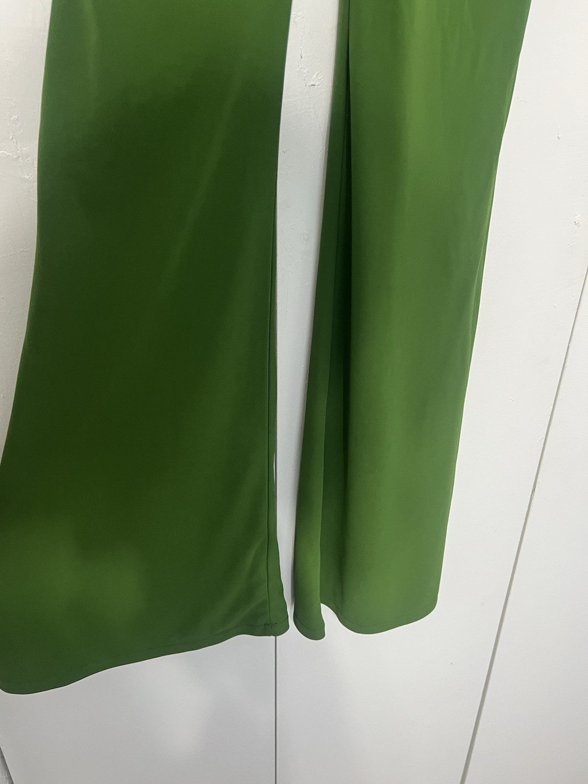 Zara Women's Green Solid Pattern Regular Fit Flar… - image 3