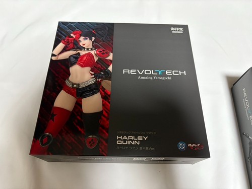 Kaiyodo Revoltech Amazing Yamaguchi Harley Quinn Red Black & Deathstroke Ver.1.5 - Picture 4 of 22