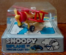 Vintage Peanuts 1965 United Feature Syndicate Aviva Snoopy Die Cast Biplane