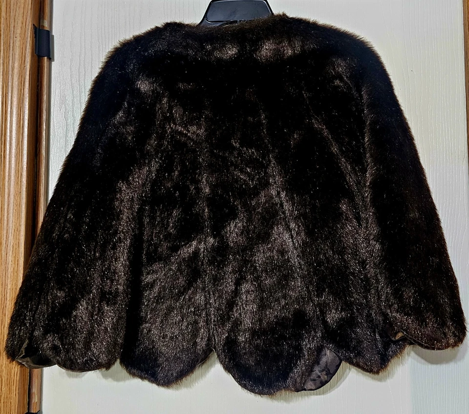 Mantón con capa de piel sintética vintage años 80 marrón oscuro talla única Foto 2 de 4