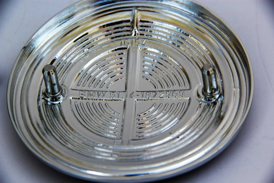 NEW***GENUINE BMW EMBLEM LOGO BADGE HOOD & TRUNK LID E30 1985 -1994 325i 318i - Image 3 of 4