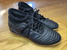 Adidas Boys predator turf black athletic lace up soccer shoes Size 4