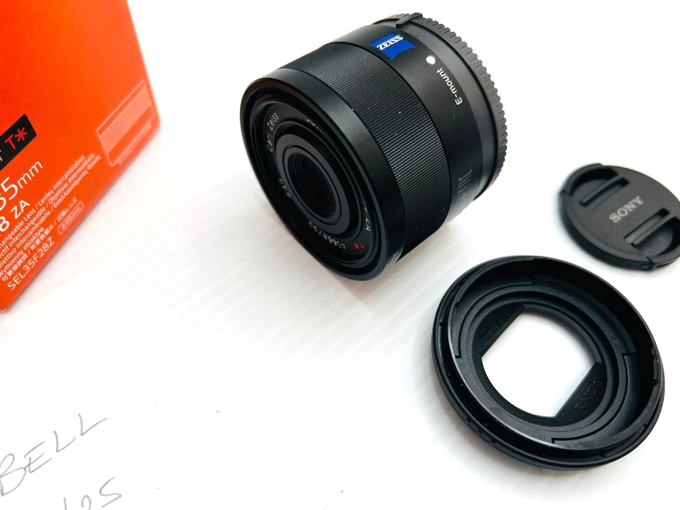 SONY ZEISS 35mm f/2.8 Sonnar FE SEL35F28Z Boxed As New Condition - image 3 of 4