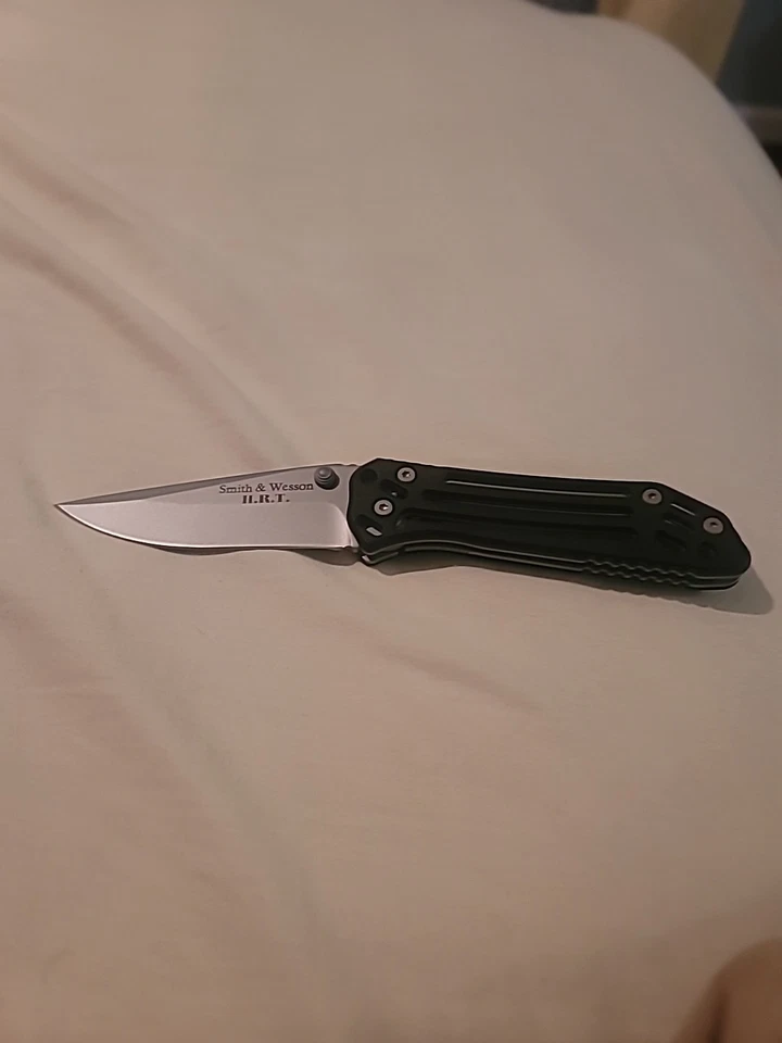 NUEVO Cuchillo plegable Smith & Wesson HRT Tactical Fighter (SWHRTF) con clip de bolsillo. Foto 2 de 4