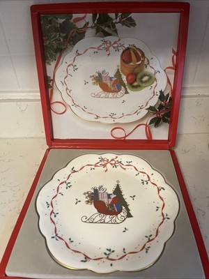 Vintage Mikasa ''Christmas Cheer'' Bone China  Plate 10 3/4'' Made in Japan