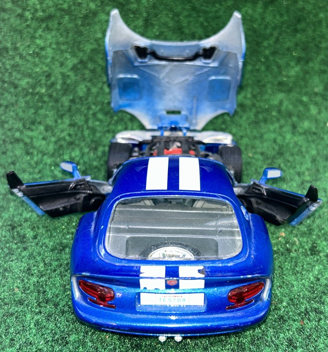 Burago 1996 Dodge Viper GTS Coupe Diecast Car 1/24 Scale Blue 9-1
