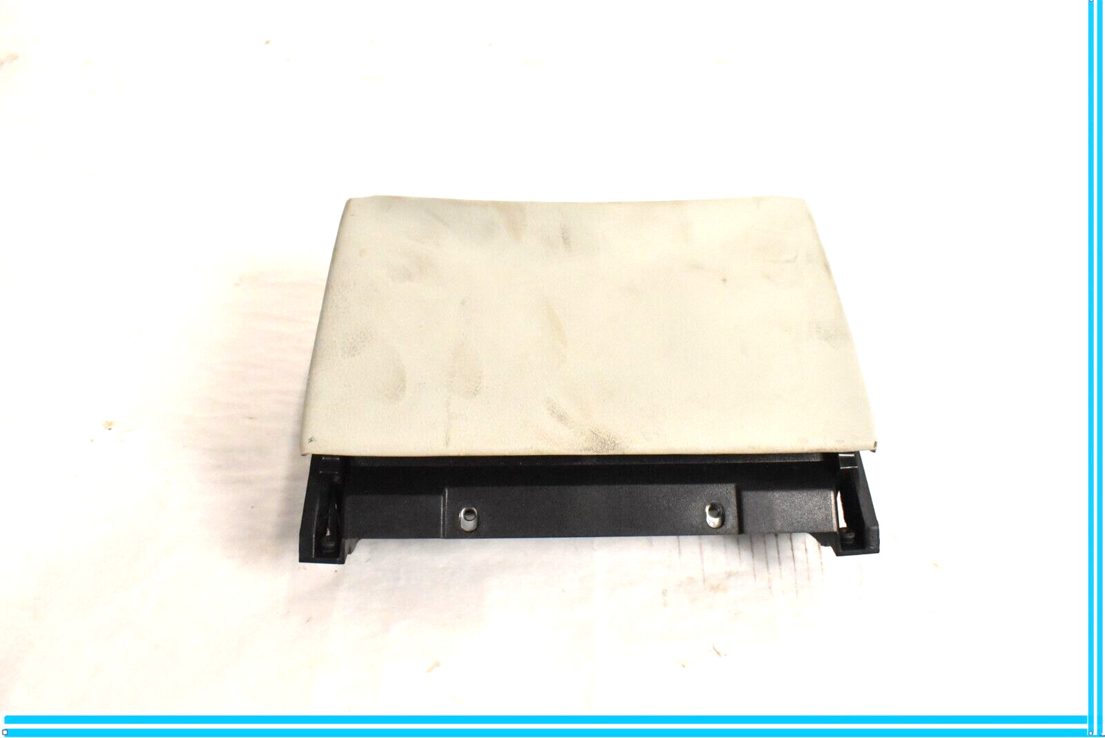 Maserati Quattroporte 2004-2008 Front Left Center console