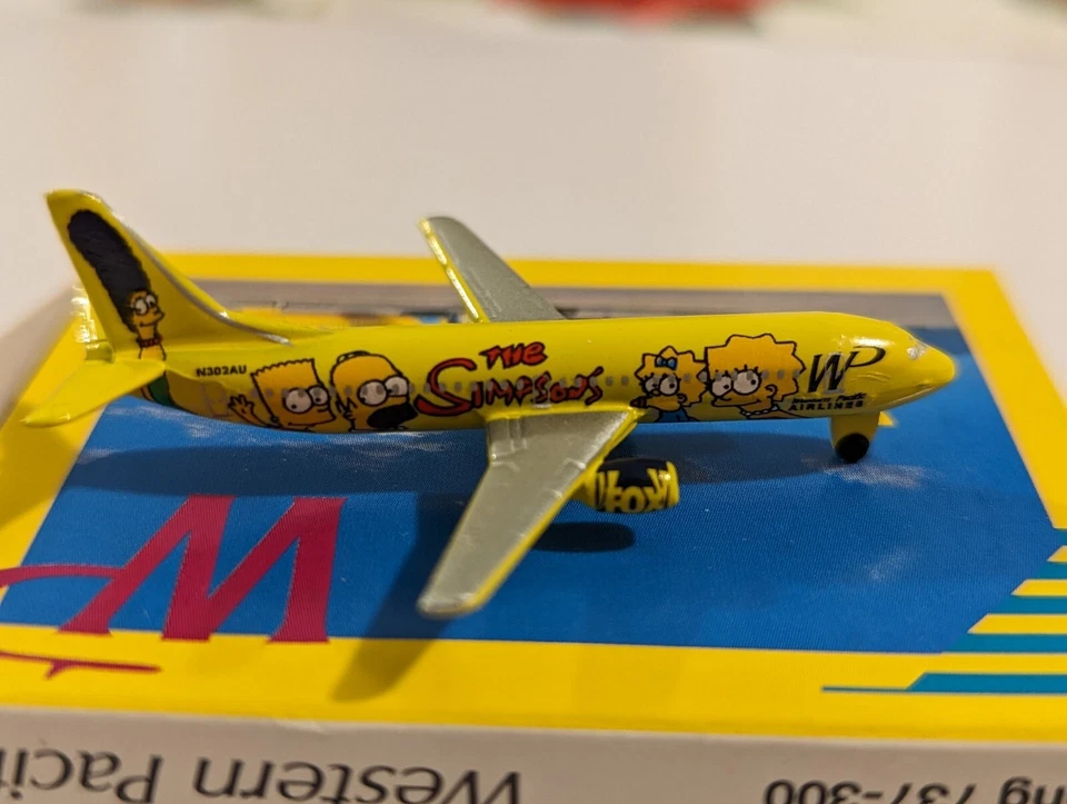 Simpsons modellino aereo B737-300 Western Pacific *RARO* - Immagine 4 di 4