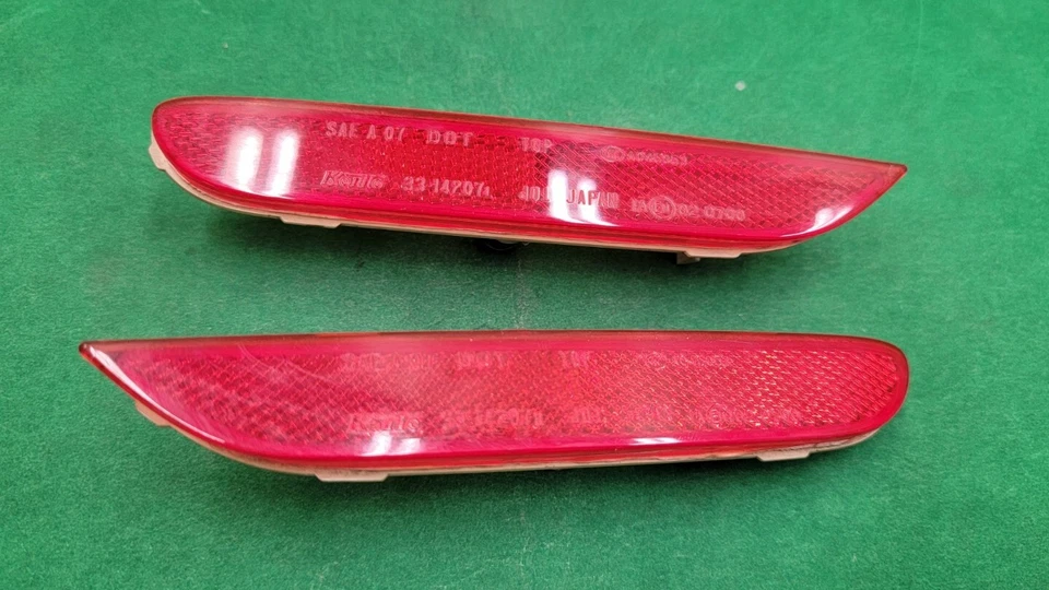 Reflector de parachoques trasero izquierdo y derecho Nissan Pathfinder 2013-2016 OEM* Foto 3 de 4