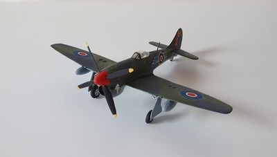 Hawker Typhoon 1:72 Gebaut