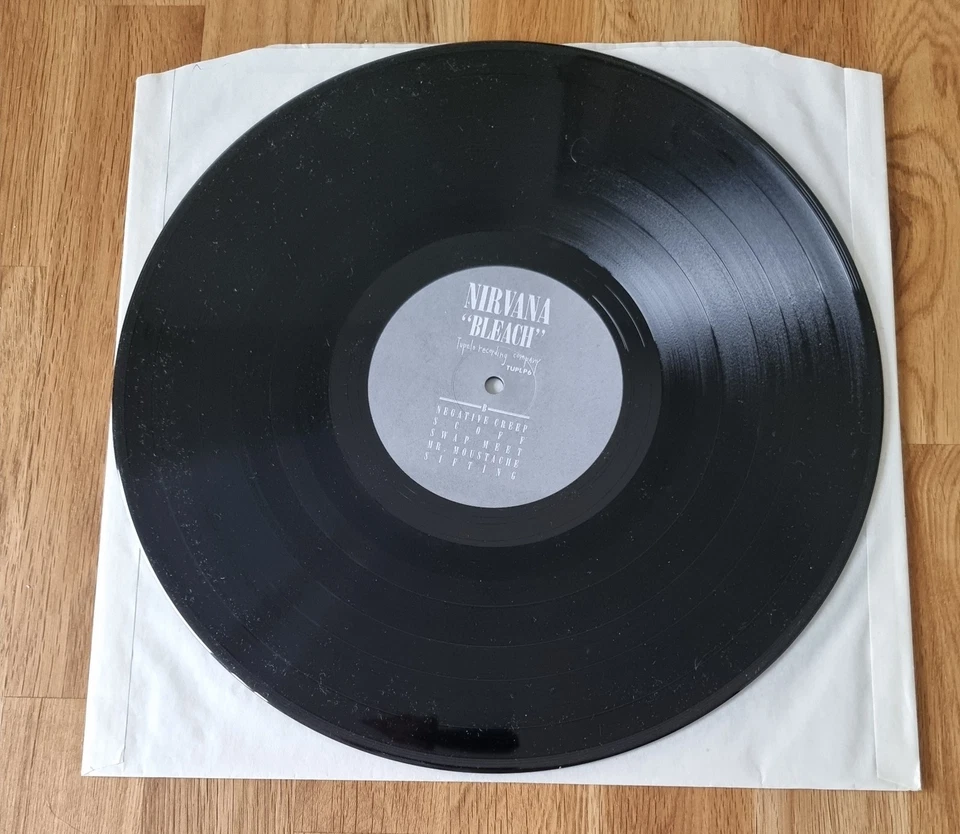 Nirvana-Bleach Vinyl (Tupelo Records 1989) UK Version Excellent Condition  - Bild 3 von 4