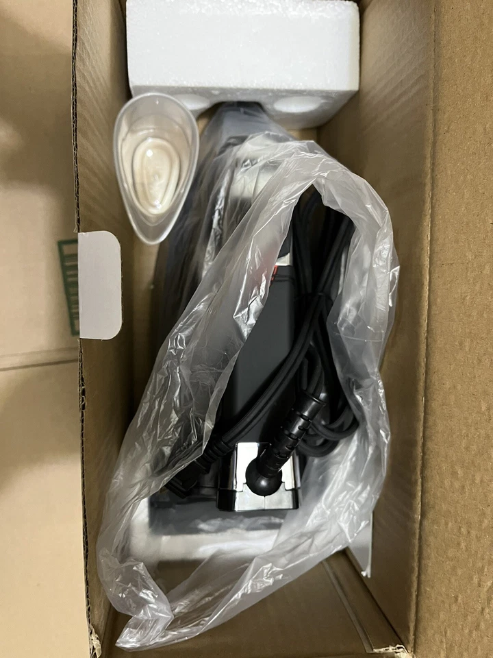 MOOSOO Steam Iron 1800W Portable Steam-Dry Iron Anti-drip Iron with Auto-Off - Image 3 of 3