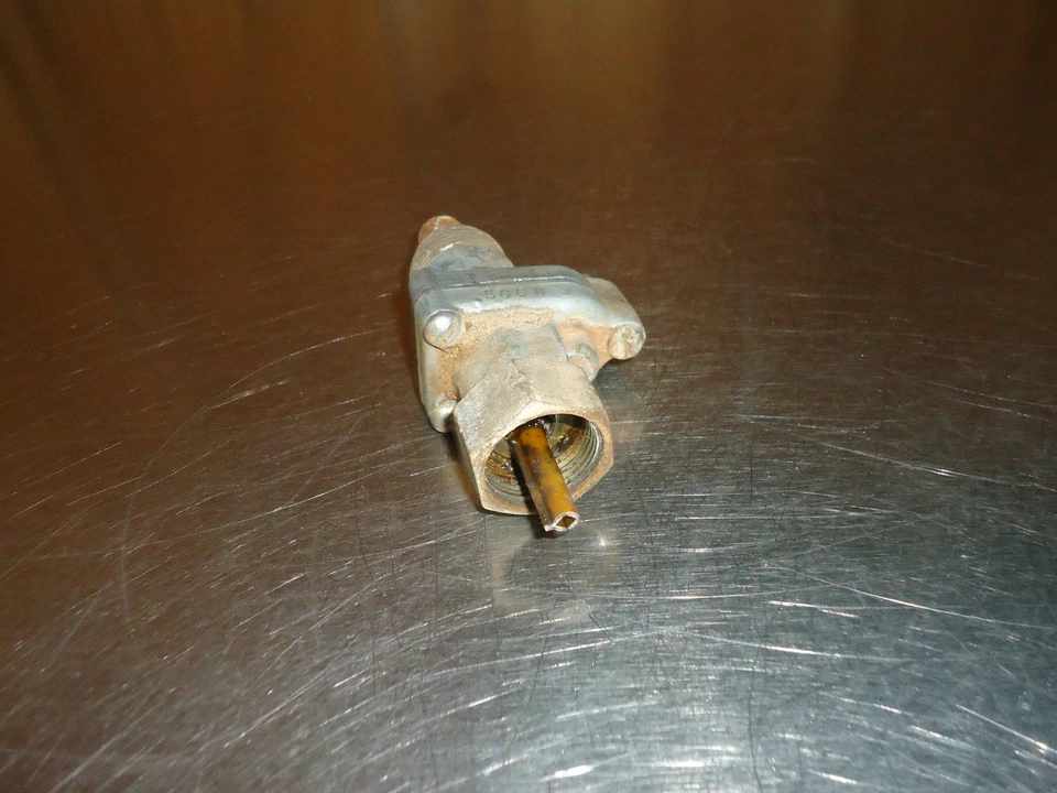 Adaptador de engranaje reductor velocímetro Stewart Warner 777F .5000 Foto 2 de 4