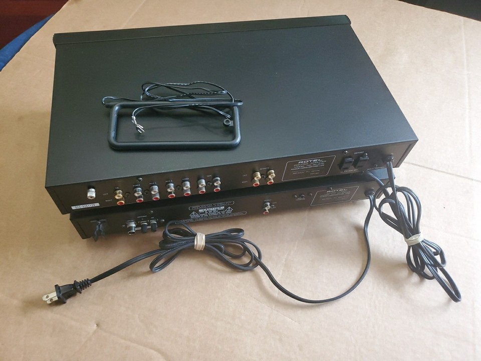 Rotel RC-972 Stereo Integrated PreAmplifier + RT-940AX AM/FM Stereo ...