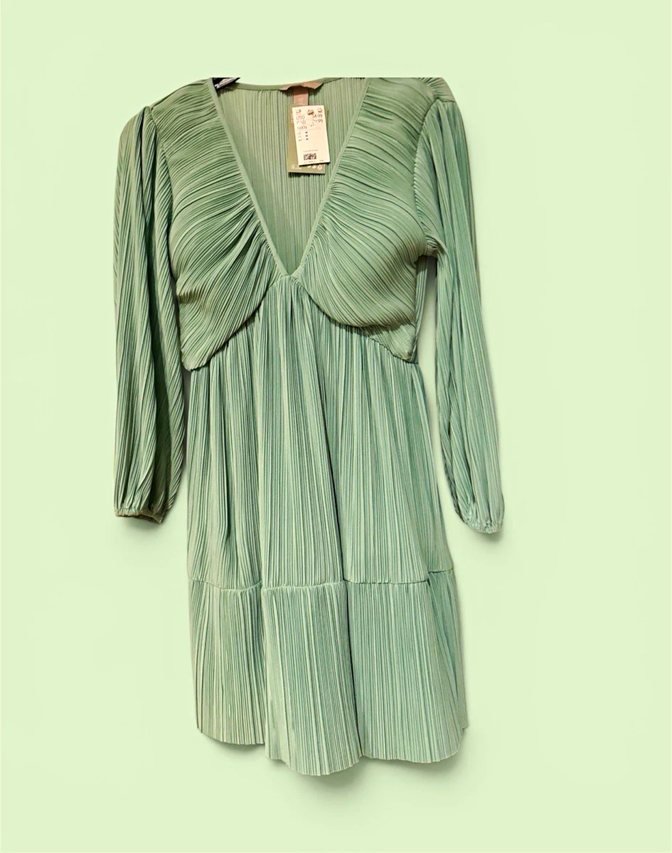 h&m green long sleeve dress Women's Olive Round neckline at front and an open back with velour ties at back of neck Maxi Dresses | Long-Sleeve Floral