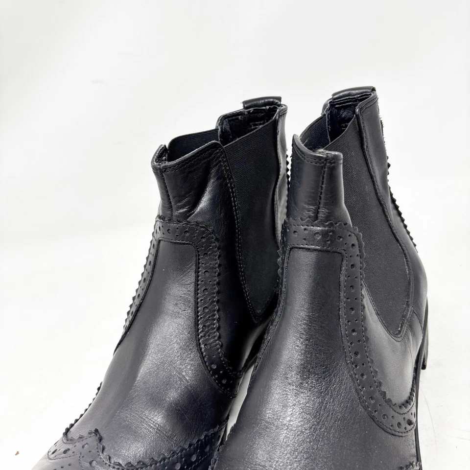 Carvela Kurt Geiger Wingtip Chelsea Boots Size 40/9 Black Leather Ankle Classic - Image 3 of 4