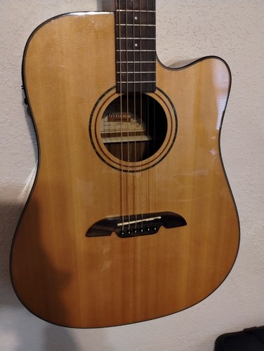 Alvarez AD30CE Electric/Acoustic Guitar. Near Mint . Pro Setup D'Addario Strings