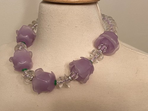 ANGELA CAPUTI Clear & Lavender Color Resin Flower Buds Choker Necklace - Picture 7 of 9