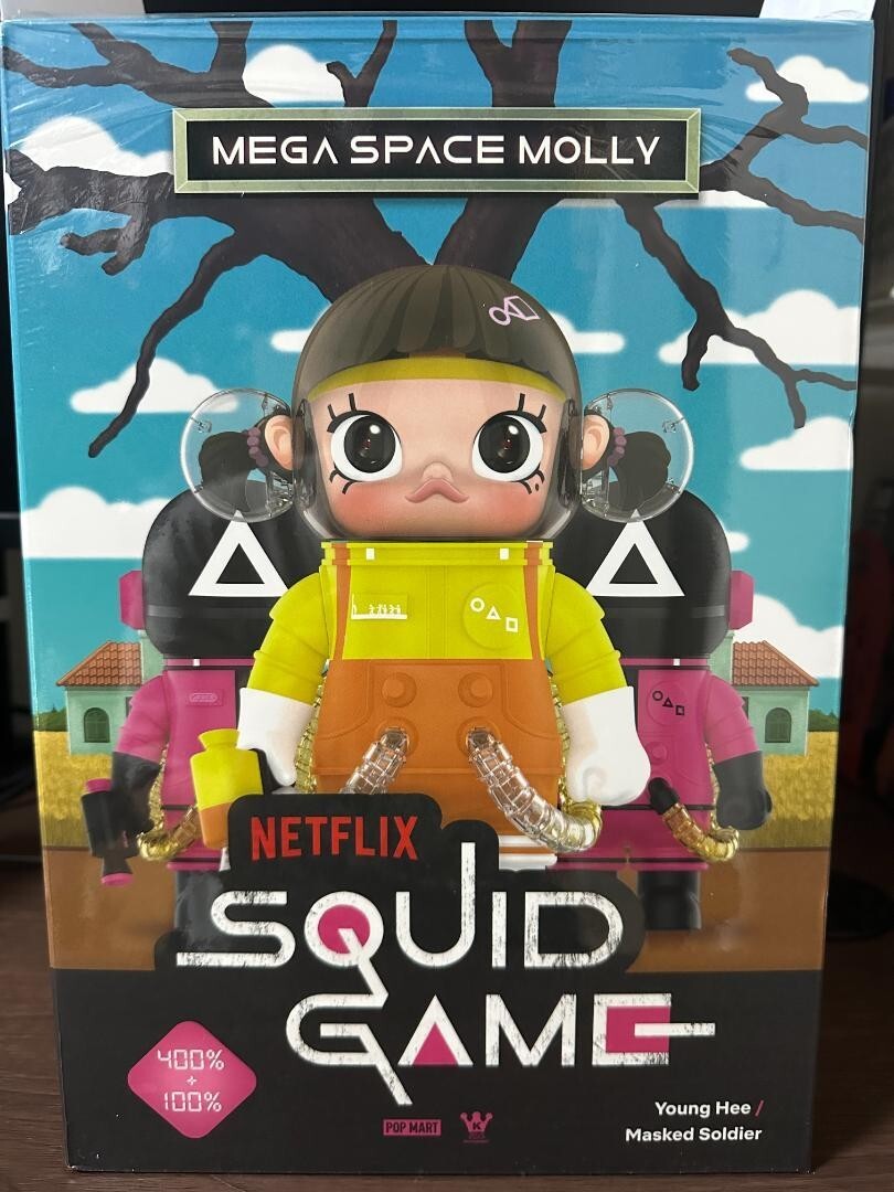 MEGA SPACE MOLLYイカゲーム(YOUNG HEE) POP MART MEGA Collection 400%+100% SPACE MOLLY Squid Game