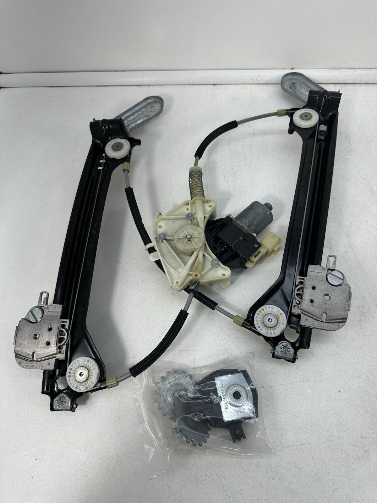14-17 Maserati Ghibli Rear Left Driver Side Door Window Regulator W/ Motor OEM