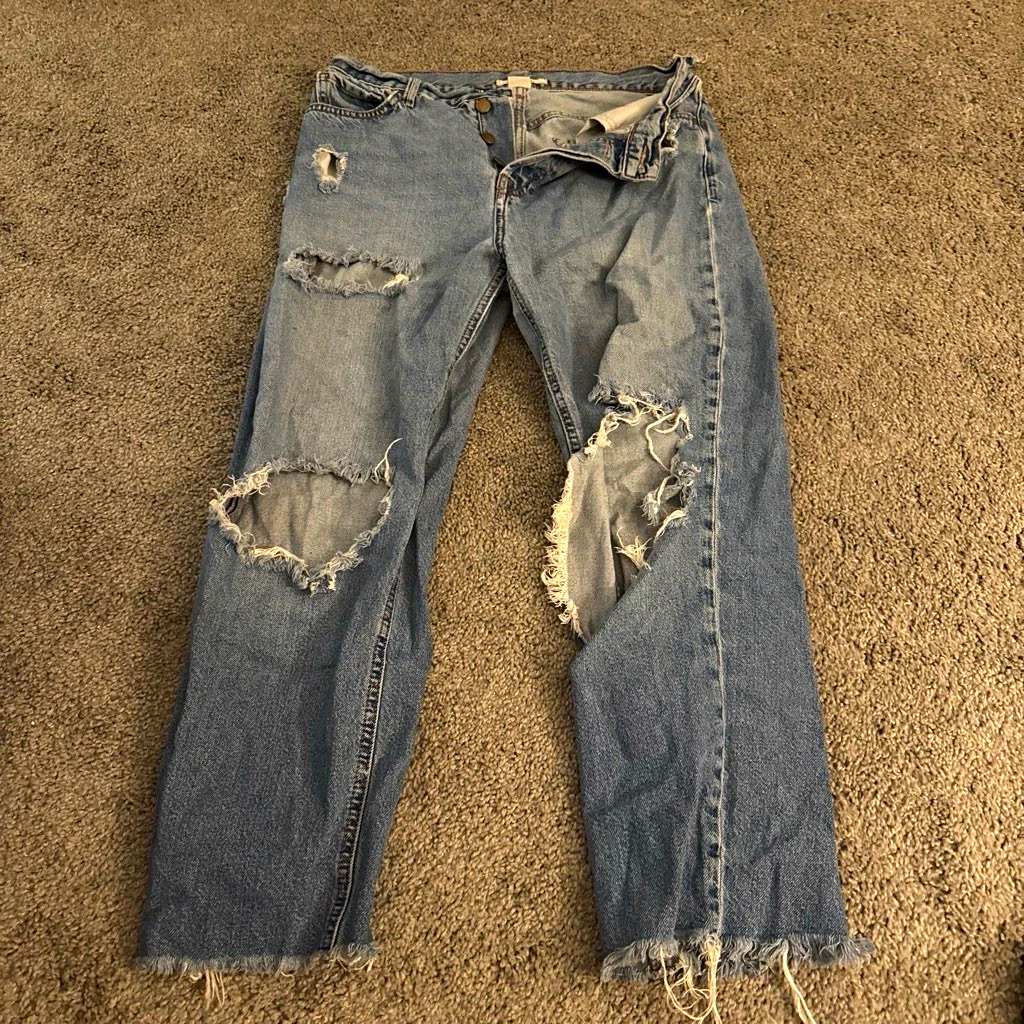 Pantalones de mezclilla Forever 21 para mujer de pierna recta talla 28 azul lavado medio desgastados 4 bolsillos