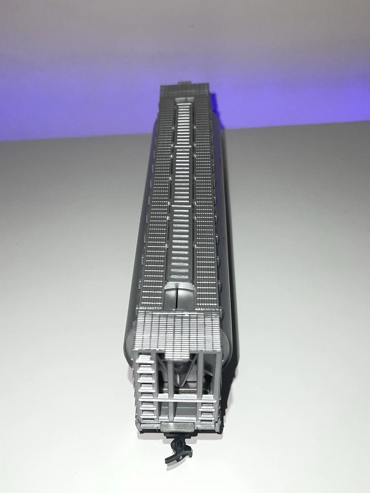 Model Power HO scale 50' covered hopper — Southern Pacific S.P. #498125 - Image 2 of 4