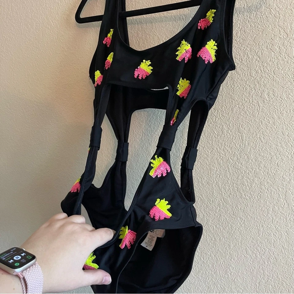 Traje de baño de una pieza Beach Riot Jamaican Shakin negro lentejuelas para mujer talla mediana Foto 3 de 4