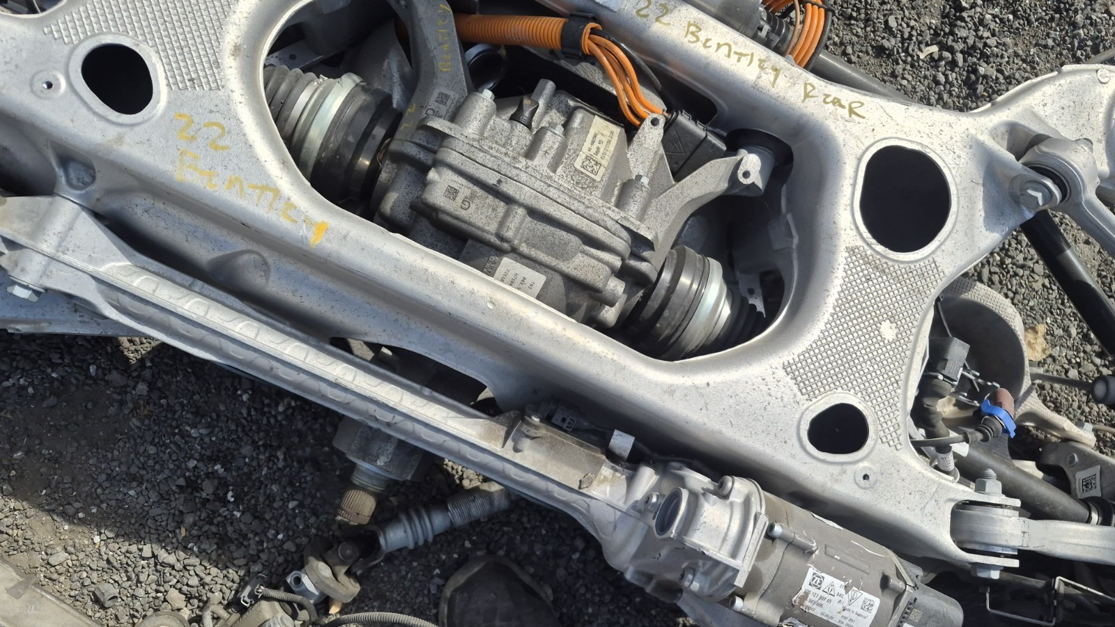 22 BENTLEY FLYING SPUR REAR SUSPENSION ASSEMBLY COMPLETE