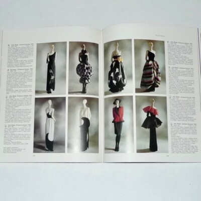 アート・デザイン・音楽 Valentino TRENT' ANNI DI MAGIA VALENTINO Trent ànni di Magia 1991 2 Paperback Books in Paper Case