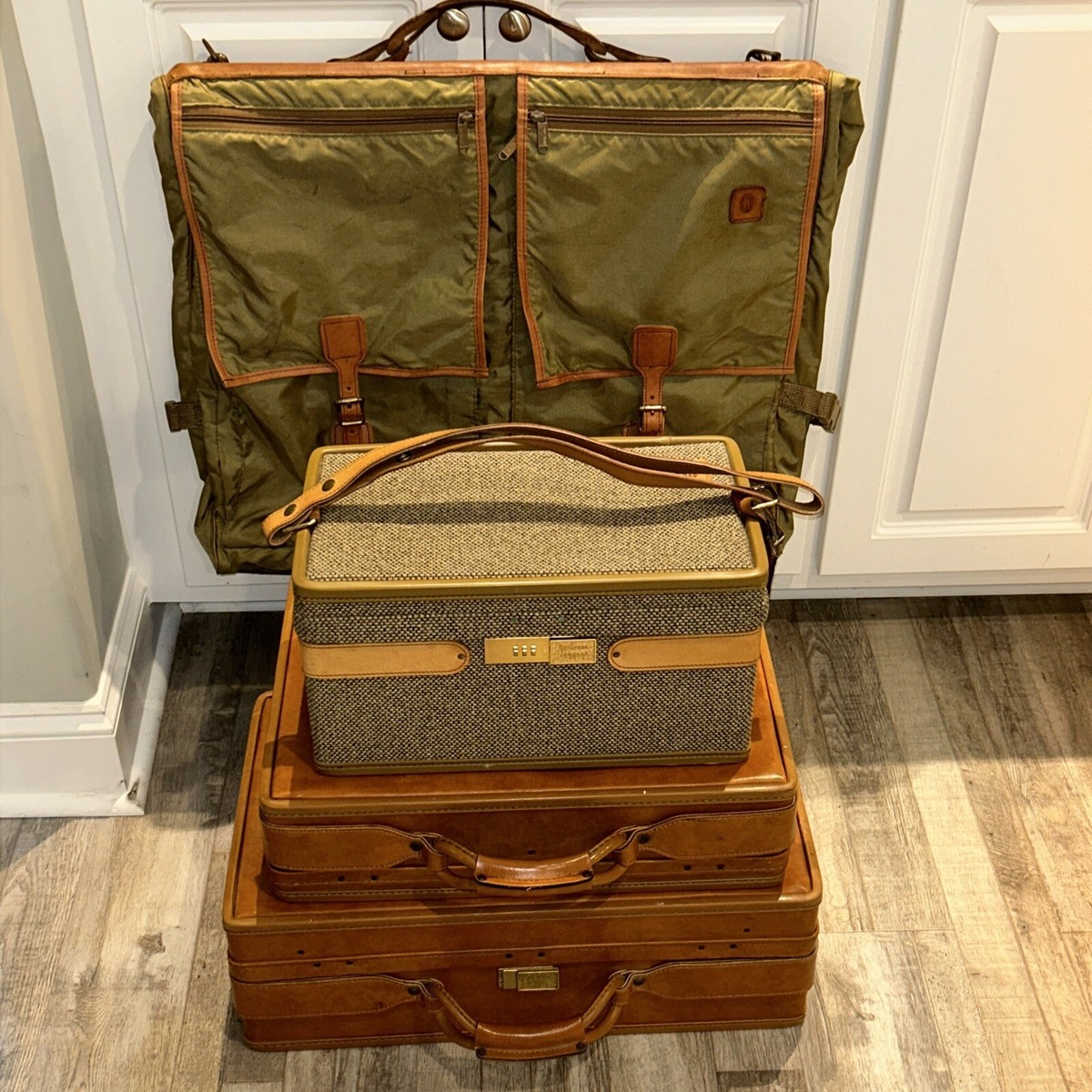 HARTMANN Vintage Belting Leather Luxury Luggage 4-Piece HARTMANN Vintage Belting Leather Luxury Luggage 4-Piece