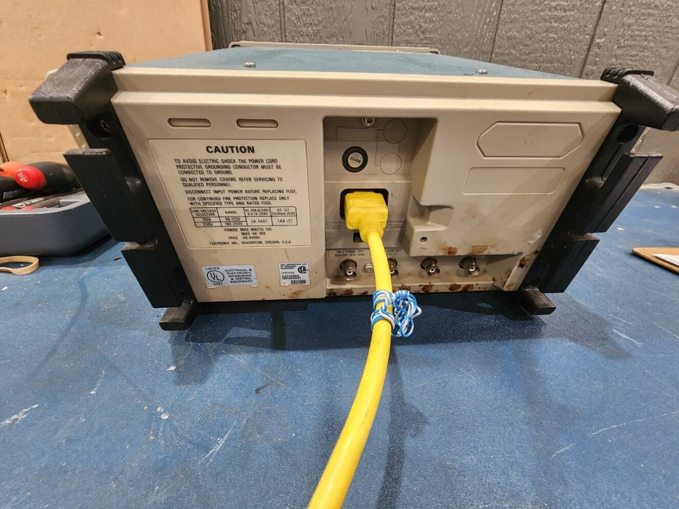 Tektronix 2465 300MHz Oscilloscope - Image 2 of 2