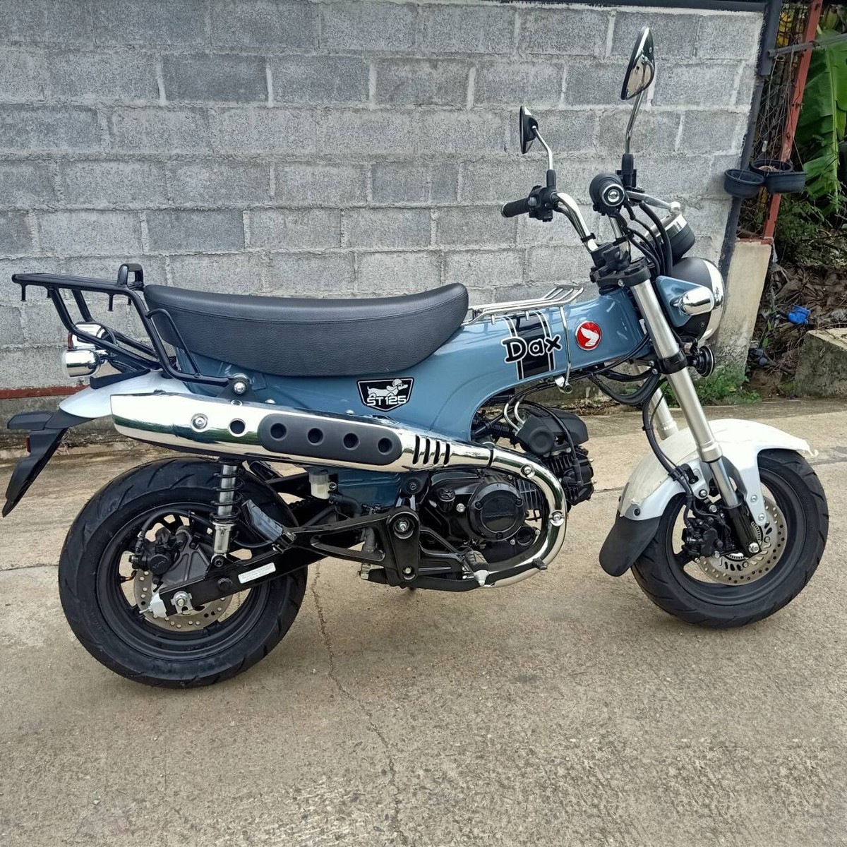 Rear Rack Luggage Carry with handle For Honda Dax 125 ST125 JB04